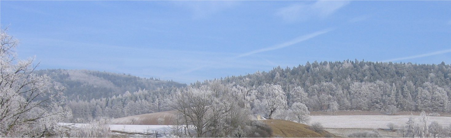 Winterlicher Blick zum Wein- und Eichelberg